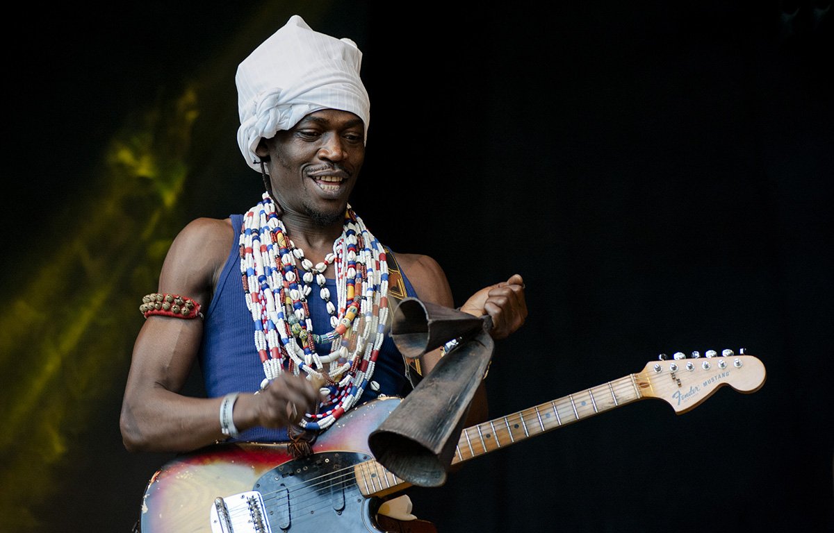 Bevrijdings Festival Nijmegen 2016 | Roger Damawuzan & Vaudou GameBevrijdings Festival Nijmegen 2016 | Roger Damawuzan & Vaudou | Foto © Henk Beenen
