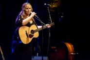 Gretchen Peters | LuxorLive Arnhem | Foto © Henk Beenen
