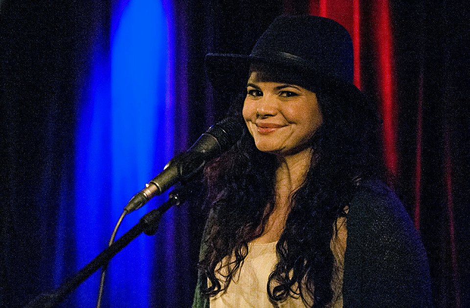 Jenee Halstead | Trianon Nijmegen