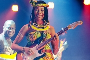 Fatoumata Diawara _ Roberto Fonseca | Foto © Henk Beenen